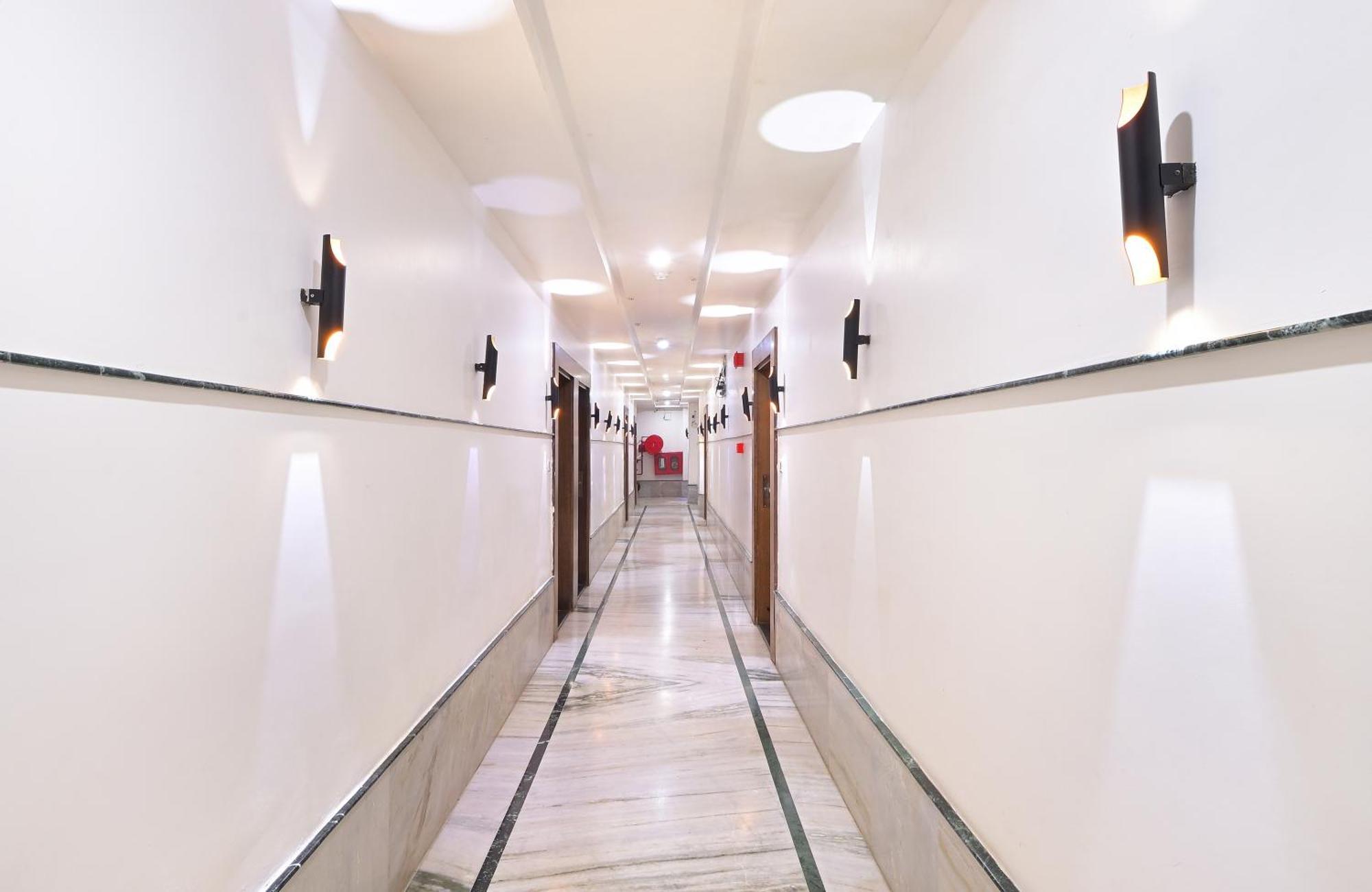 Hotel Hari Piorko - New Delhi Railway Station Exterior photo