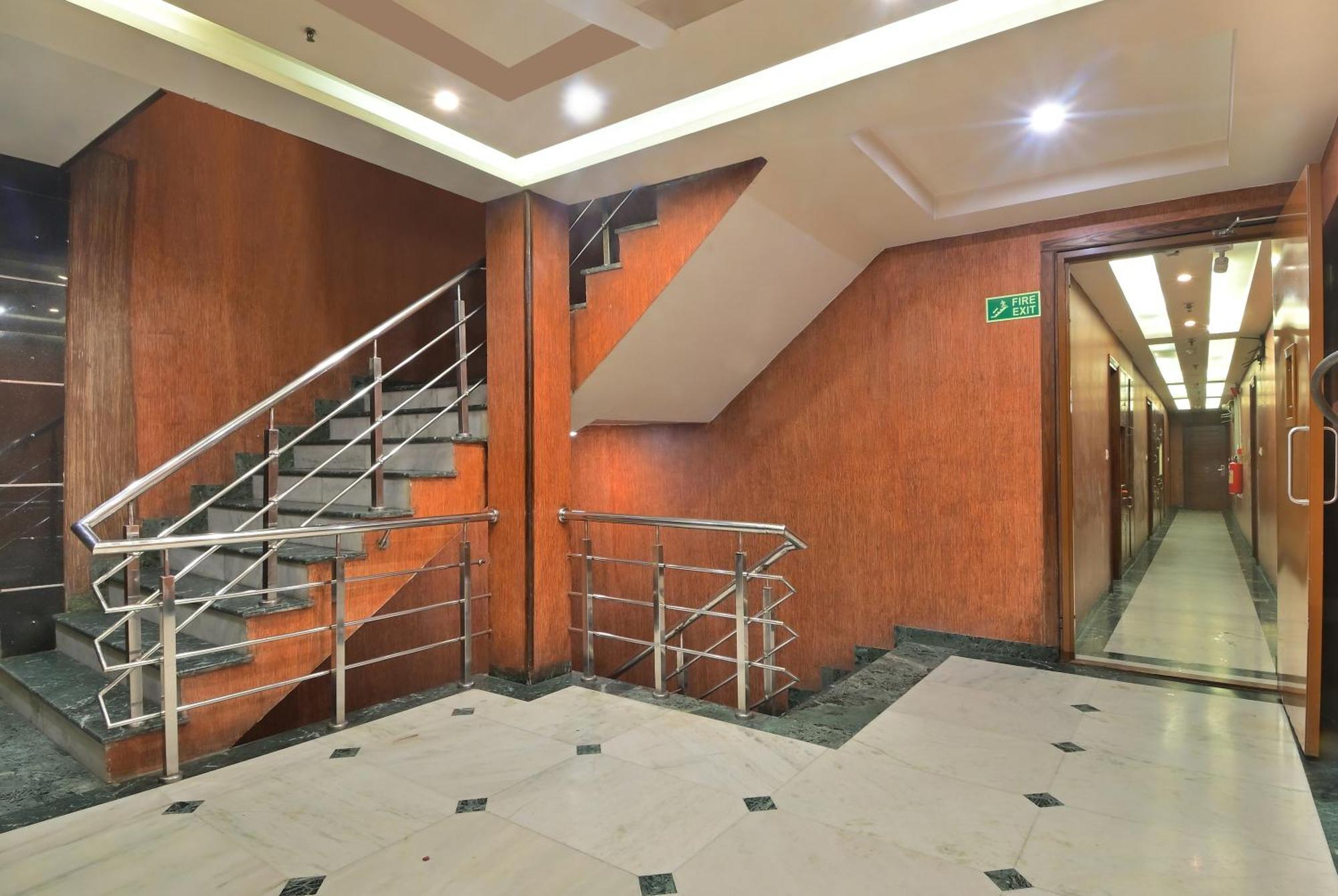 Hotel Hari Piorko - New Delhi Railway Station Exterior photo