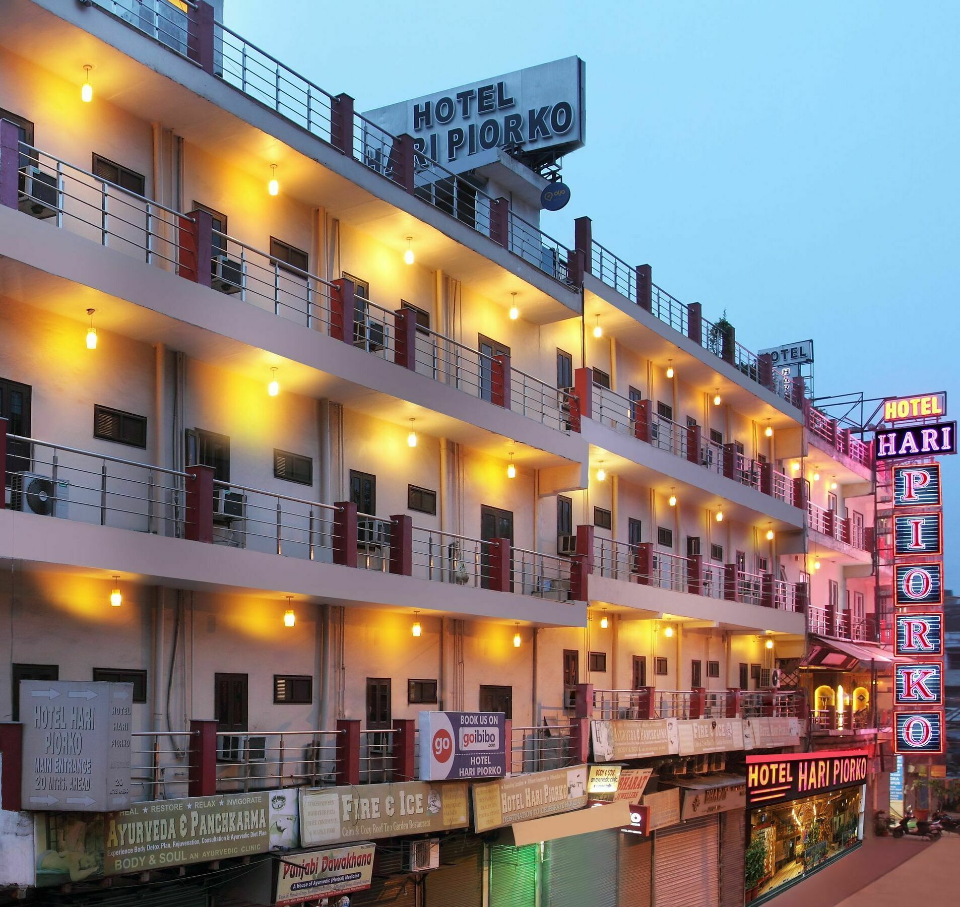 Hotel Hari Piorko - New Delhi Railway Station Exterior photo